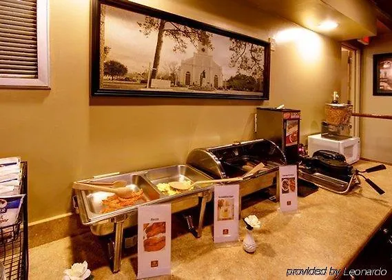 Red Roof Airport 3*