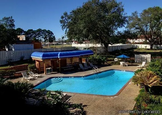 Red Roof Airport Hotel