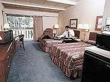 Hotel Red Roof Airport 3*