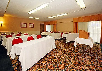 Red Roof Airport Hotel Lafayette