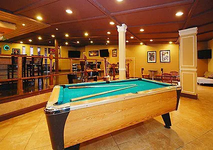 Hotel Red Roof Airport 3*